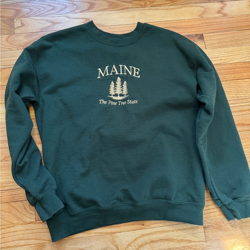 Embroidered Maine Crewneck Sweatshirt Size Medium